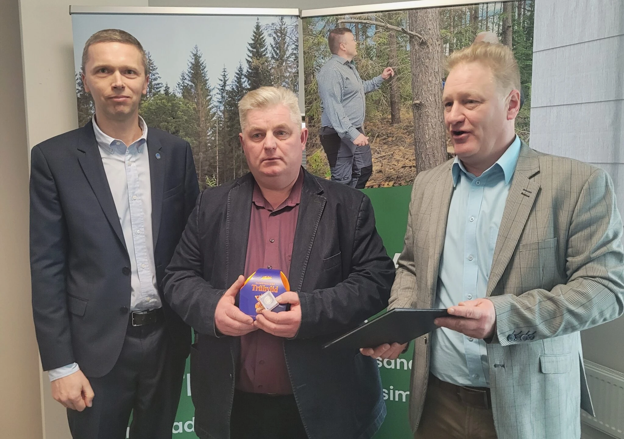 Eesti Erametsaliit tunnustab igal aastal oma kevadisel volinike koosolekul metsaomanikke, kes on panustanud erametsanduse arengusse või laiemale avalikkusele tu
