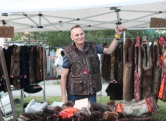 Carolinakmit ostab kokku karusnahku