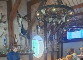 Hiiumaa jahimehed tutvustasid õpilastele metsaelu